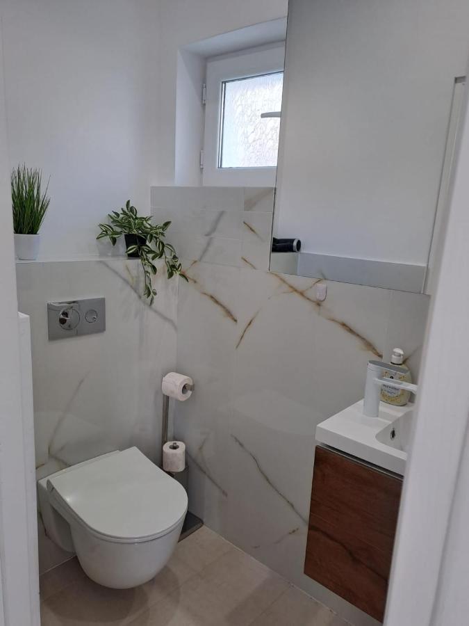 Accent Garden Apartment Deva Luaran gambar